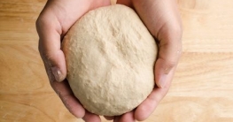 Wie kann ich gesundes Brot backen?